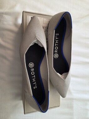 Rothy's Pointed Knit Flats in Flax Birdseye with Blue Trim